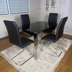 For Sale: Brand New Dining Set 