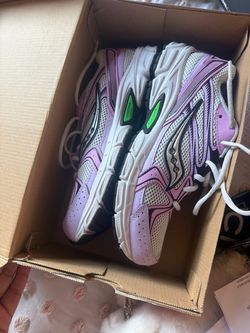 Saucony Sneakers Pink and White