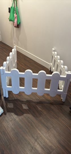 6 Soft Play White Plastic Picket Fence Decorative Border Small Garden Picket Fence Panels for Soft Play, Party, Garden, Home Decorations - Okie Soft P