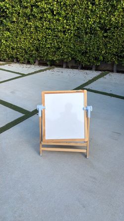 Standing white board