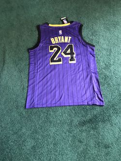 NBA Kobe Bryant Los Angeles Lakers #24 NIKE Swingman Jersey MEDIUM for Sale  in Orlando, FL - OfferUp