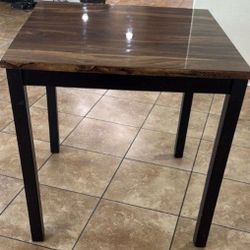 Kitchen/Dining Table