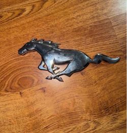 2010-2014 FORD MUSTANG PONY GRILLE EMBLEM - CHROME OEM