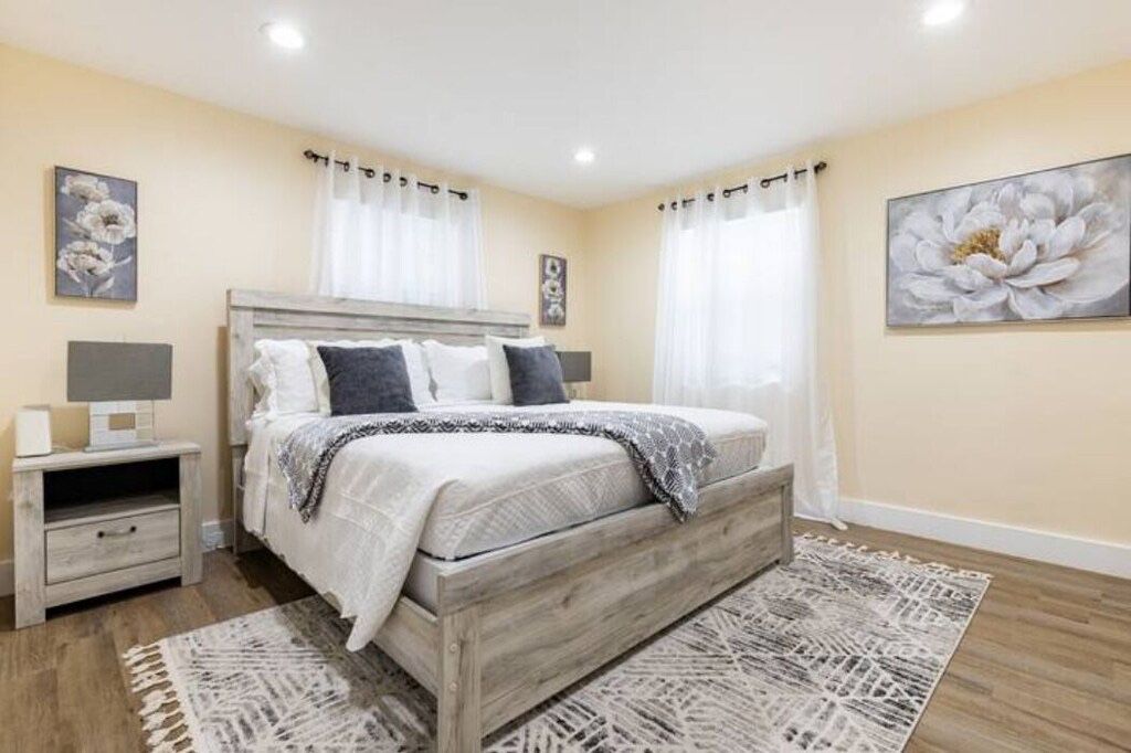 King Bed With Mattress. 2 Bedside Tables And Dresser