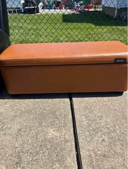VASAGLE EKHO Storage Ottoman Bench, 43.4” Loads 660 lb, Mid-Century Leather Caramel Brown ULOM075K01 (Like New Condition)