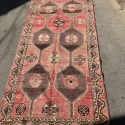 Vintage Rug 4’X9’