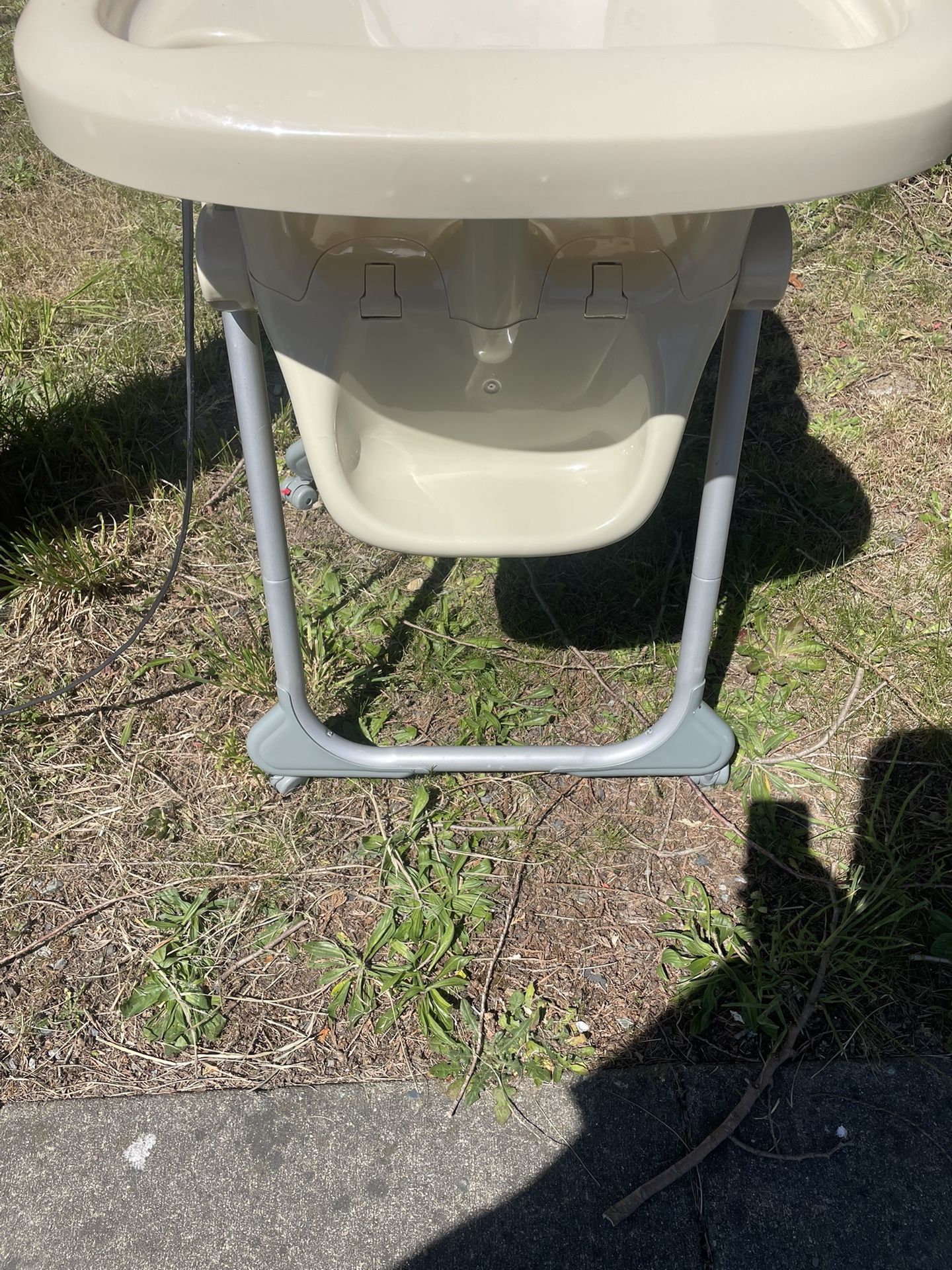 High Chair Feeding For Kids