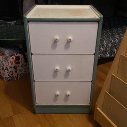 Small Dresser 