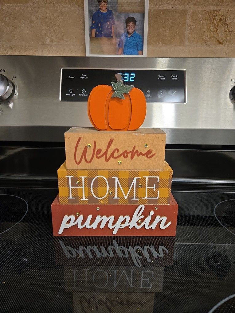 Light Up, Welcome HOME pumpkin