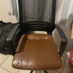 Computer  Chair - Silla de Computadora esta la tengo armada tengo una igual en su caja sin abrir $80 dolares