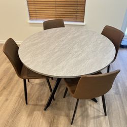 Round Dining Table With 4 Chairs 