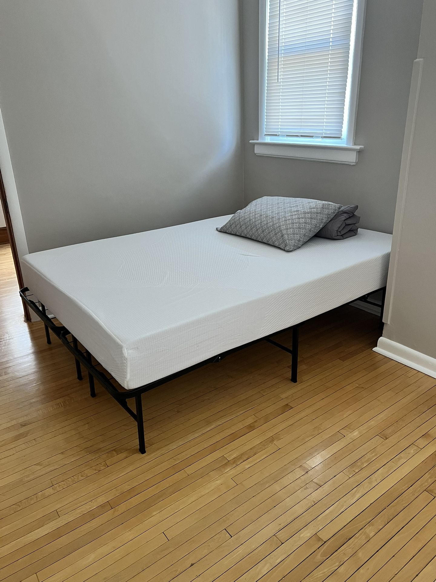 Queen Mattress And Spring