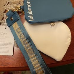 Lululemon dual pouch wristlet 