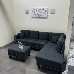 BRAND NEW SECTIONAL WITH FREE OTTOMAN 