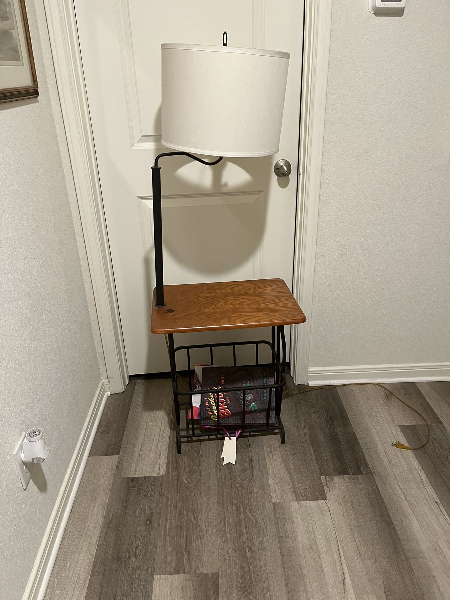Lamp/ Night Stand for Sale in San Antonio, TX OfferUp
