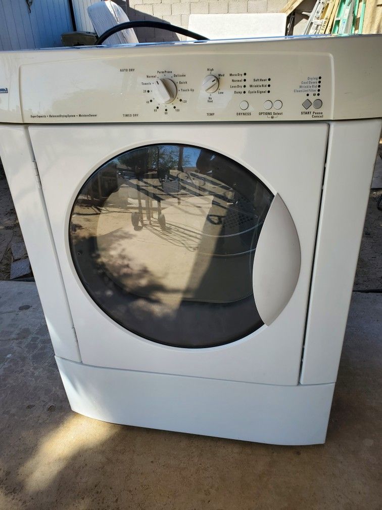 Kenmore Dryer Super Capacity Heavy duty 27 W 26 D 36 H