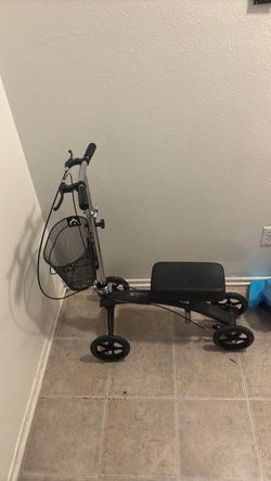 Knee Scooter with Basket and Hand Brakes