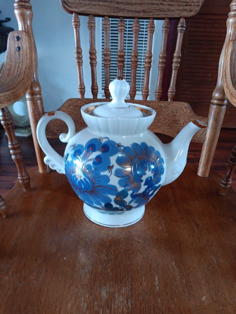 Large Tea Pot