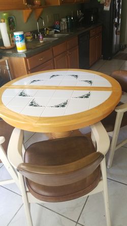 Marble oak table good condition with 3 chair