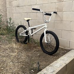 White Eastern BMX Bike 20-20.5 inch