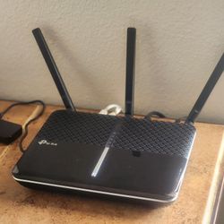 TP-Link C2300 Dual Band 2.4/5 Ghz Wireless Router