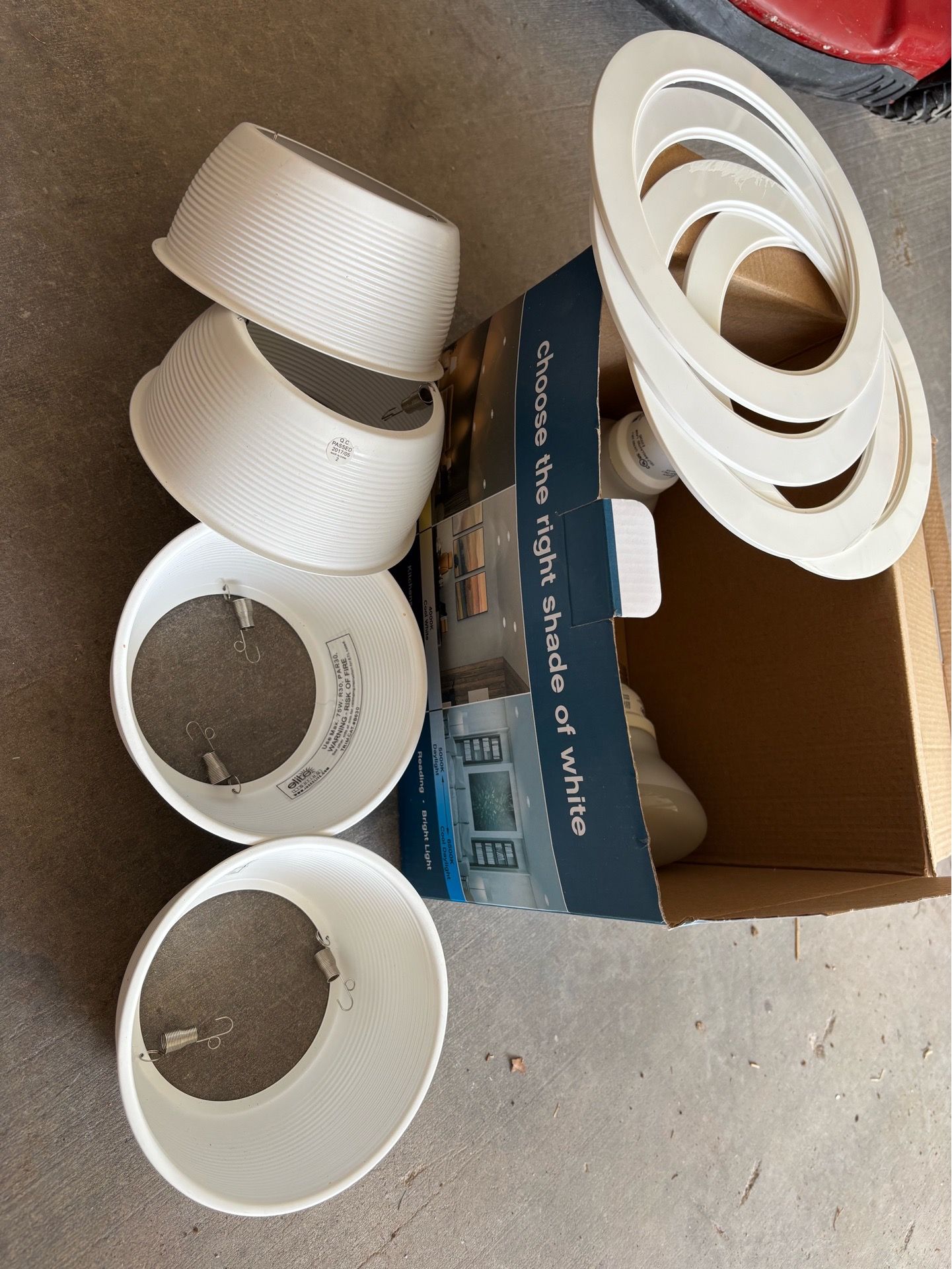 4 Recessed Downlights + 6 Bulbs