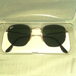 Sunglass ray-ban gold with black lenses
