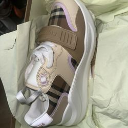Burberry sneakers