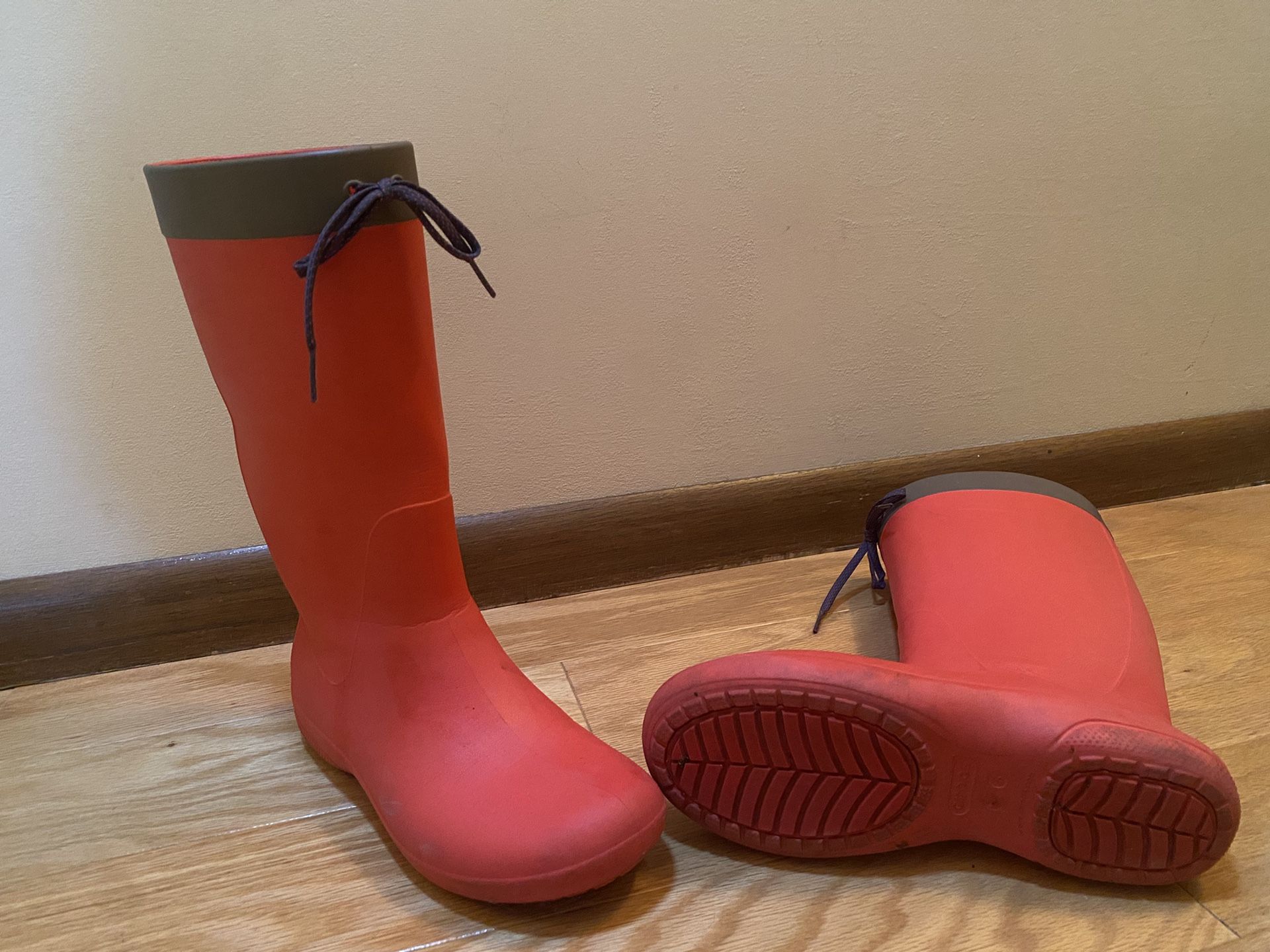 Crocs Rainboots. Size 8