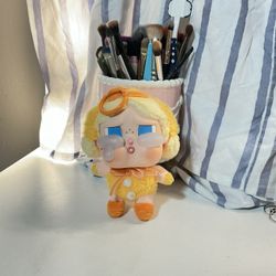 Selling Crybaby Popmart 