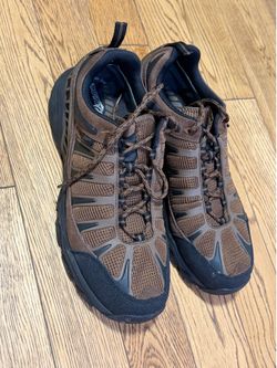 Danner Men’s Hiking Shoes Size 13 Perfect
