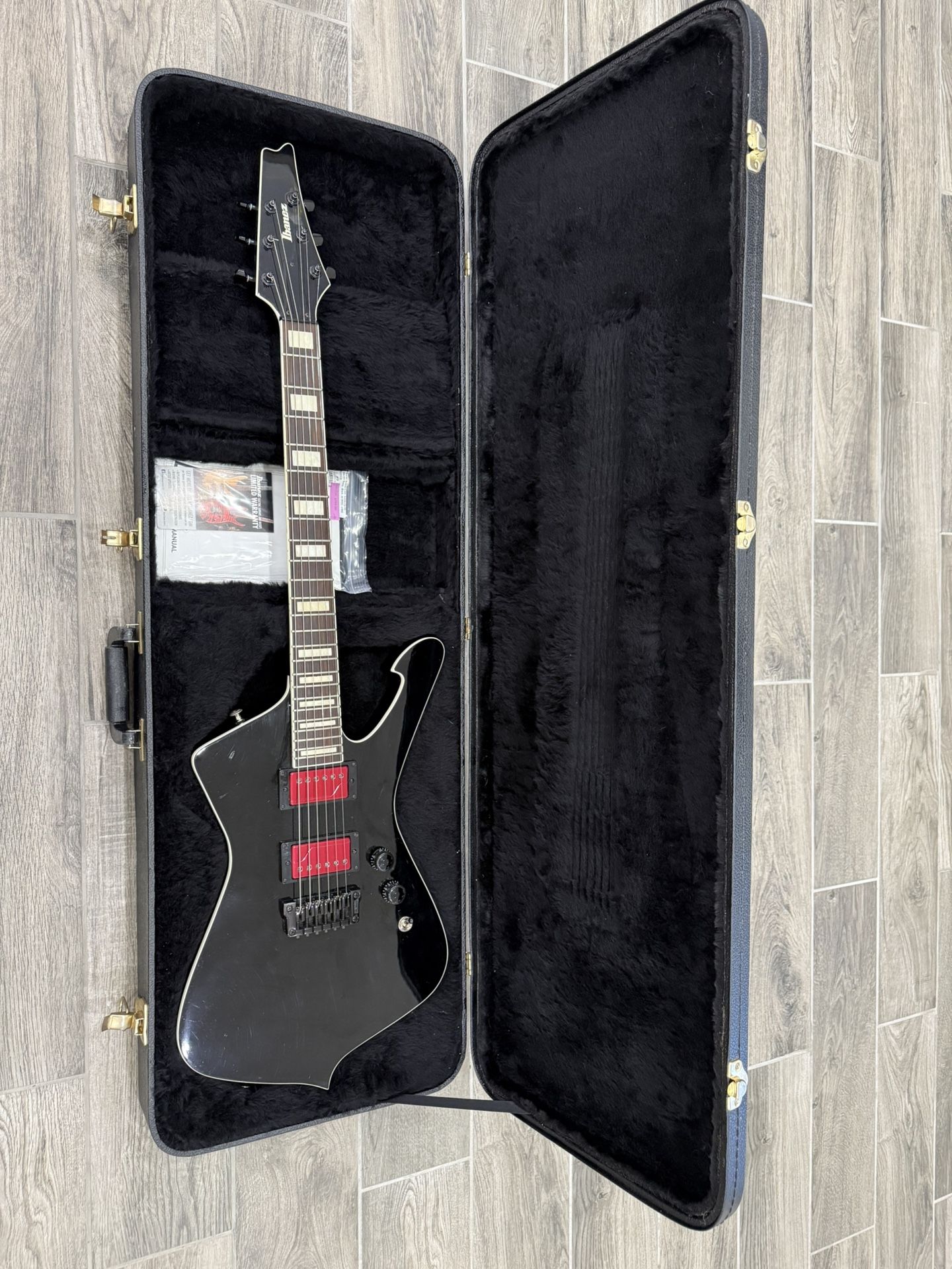 Ibanez- Iceman IC500 With RZK Fishman Pickups+ Case