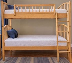 ••••Twin Bunk Bed w/Mattress•••••
