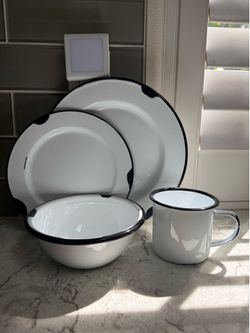 16-Piece Enamelware Metal Dinnerware Set for 4