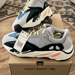 Yeezy 700 Wave Runners 👟 - Brand New 