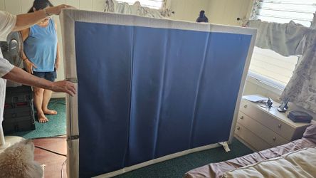 ****FREE QUEEN SIZED MOTORIZED BED FRAME AND MATTRES*****