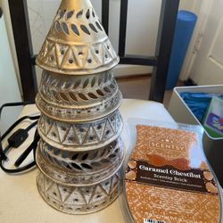 Scentsy Christmas Tree Warmer With Caramel Chestnut Brick