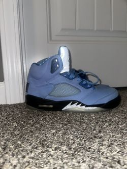 Jordan 5 UNC Size 9