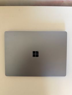 Microsoft Surface Go 2 Laptop i5 1135G7 2.4GHz 8GB RAM 128GB SSD