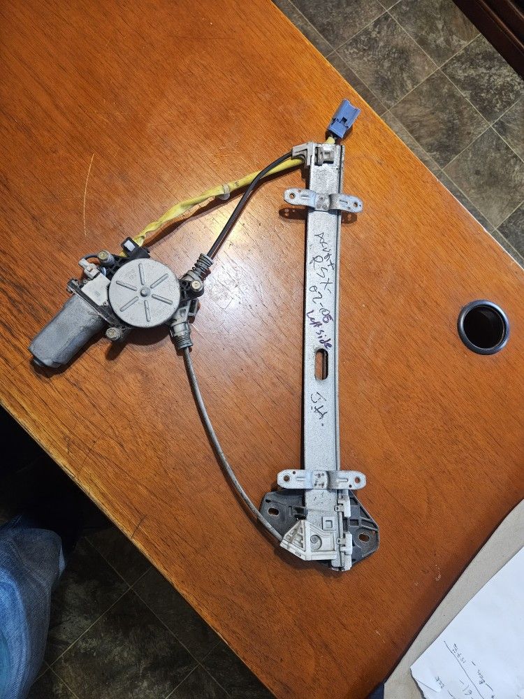 2002 - 2006 Acura RSX Driver Door Regulator