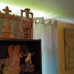 Beautiful Asian Vase On Stand