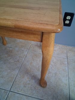 Wooden End Table with Queen Anne Legs