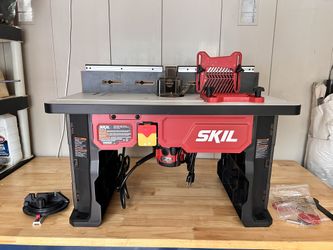 SKIL 15-Amp Adjustable Router Table With Router