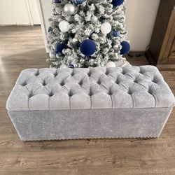 Tainoki storage ottoman/bench