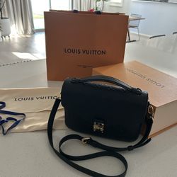 AUTHENTIC Louis Vuitton Pochette Metis Bag