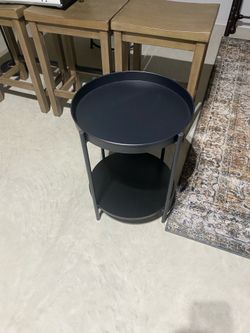 Black metal table w/removable top