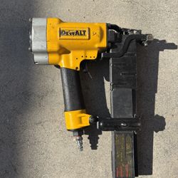 DEWALT Corded Pneumatic 16-Gauge 1 in. Crown Lathing Stapler