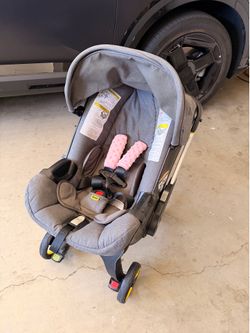 Doona Infant Car Seat & Stroller + 2 Bases – Excellent Condition