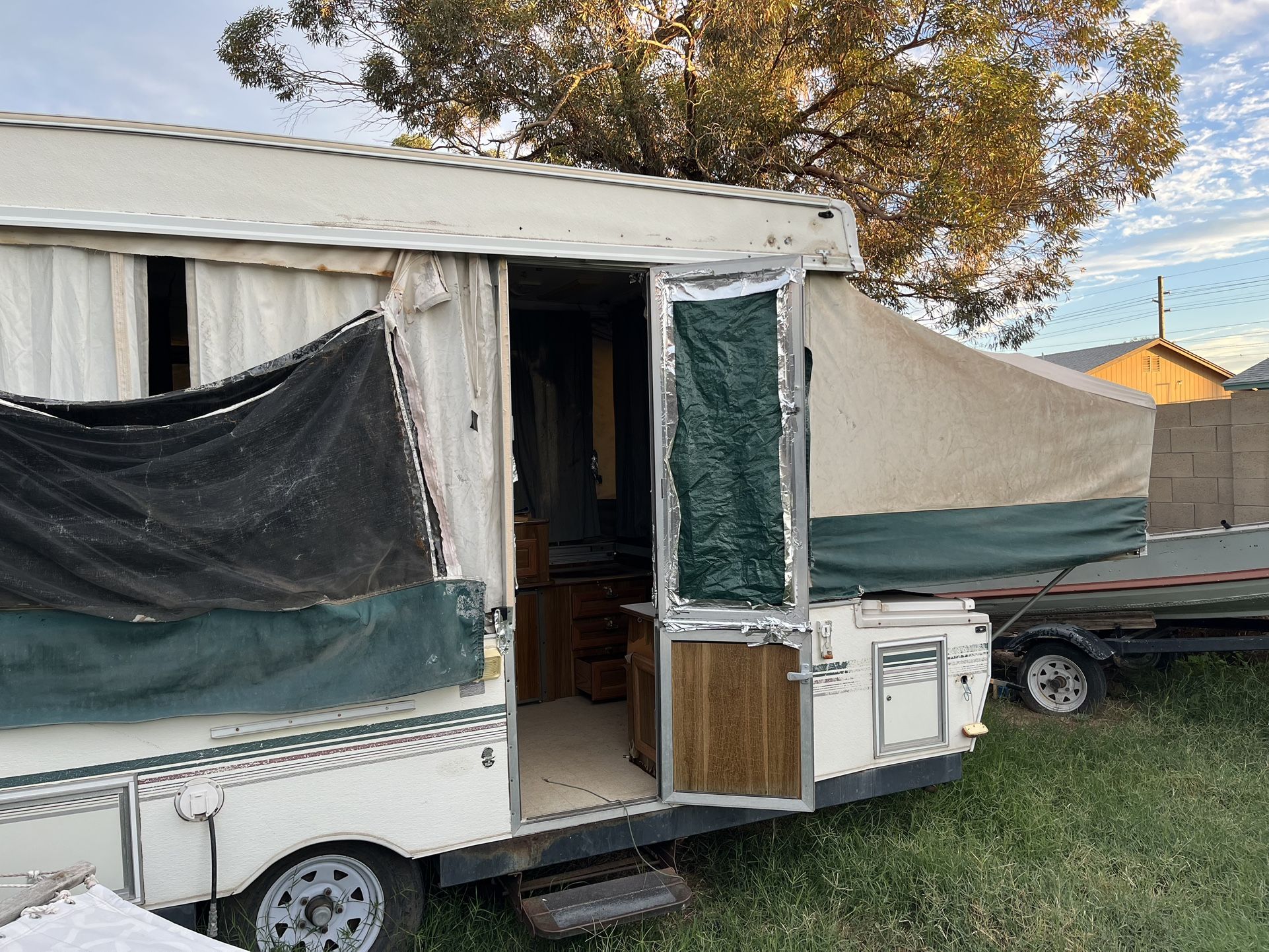 Moving Sale - Pop Up Camper