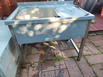Restaurants metal sink